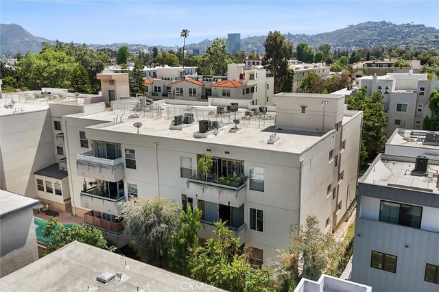 11225 Peach Grove 203, North Hollywood, CA 91601