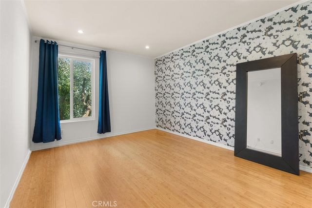 11225 Peach Grove 203, North Hollywood, CA 91601