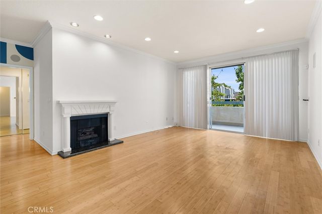11225 Peach Grove 203, North Hollywood, CA 91601