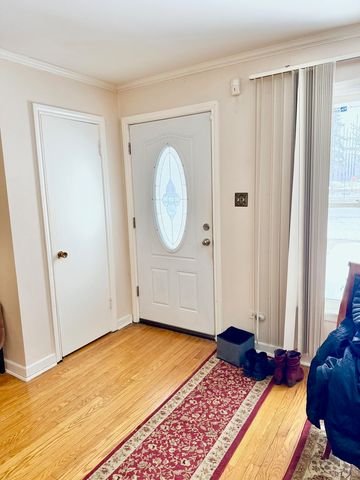 2909 Oakton Street, Park Ridge, IL 60068