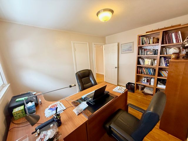 2909 Oakton Street, Park Ridge, IL 60068