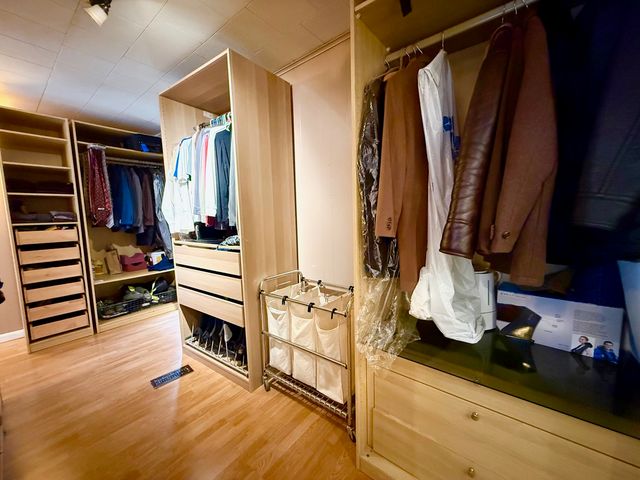 2909 Oakton Street, Park Ridge, IL 60068