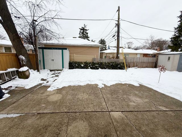 2909 Oakton Street, Park Ridge, IL 60068