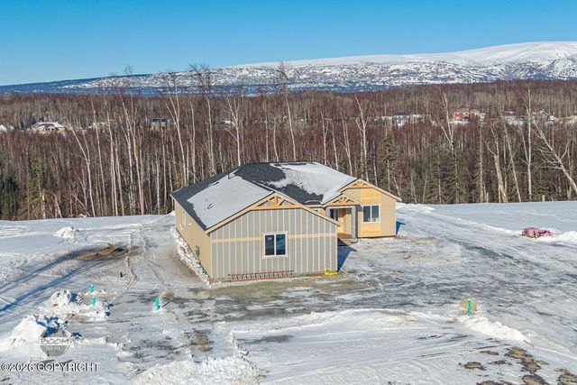 2715 W Longview Circle, Wasilla, AK 99654