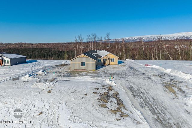 2715 W Longview Circle, Wasilla, AK 99654