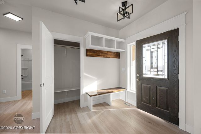 2715 W Longview Circle, Wasilla, AK 99654