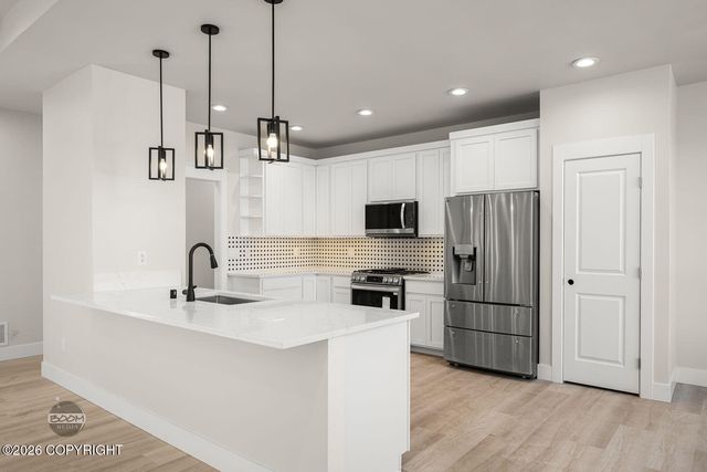 2715 W Longview Circle, Wasilla, AK 99654