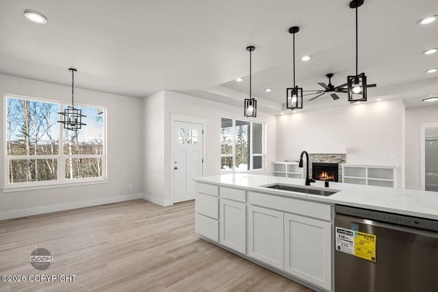 2715 W Longview Circle, Wasilla, AK 99654