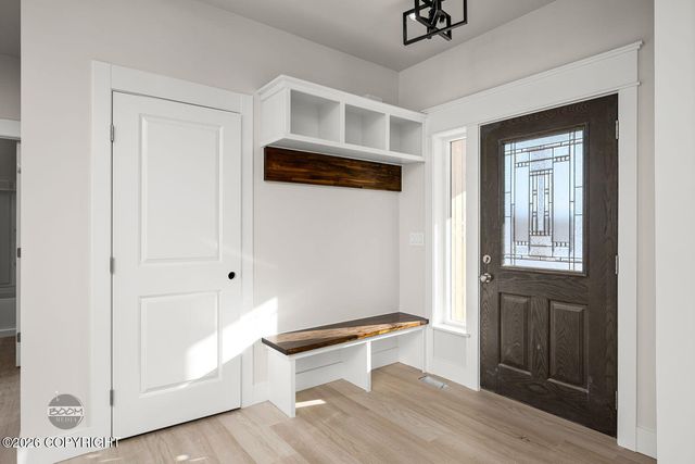 2715 W Longview Circle, Wasilla, AK 99654