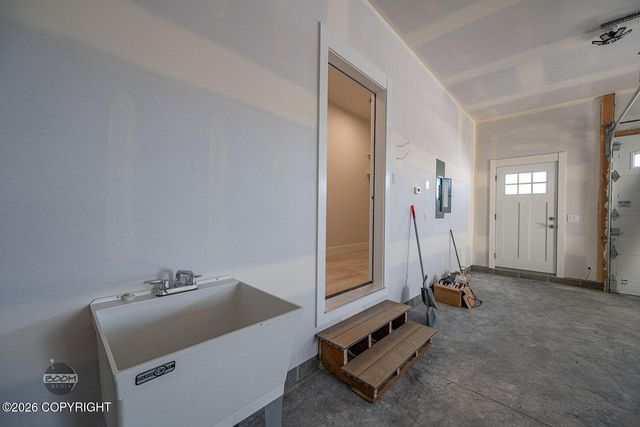 2715 W Longview Circle, Wasilla, AK 99654