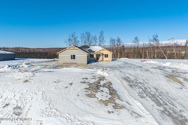2715 W Longview Circle, Wasilla, AK 99654