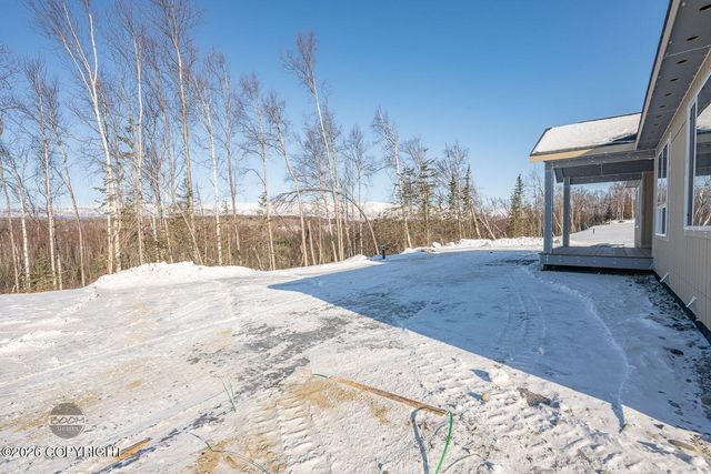 2715 W Longview Circle, Wasilla, AK 99654