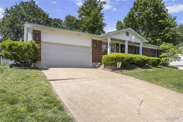 5627 Wieland Drive, St Louis, MO 63128