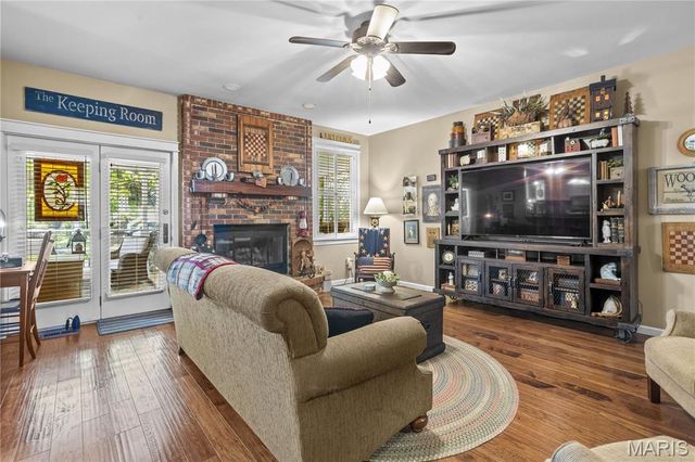 5627 Wieland Drive, St Louis, MO 63128