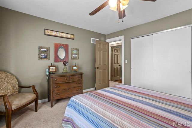 5627 Wieland Drive, St Louis, MO 63128