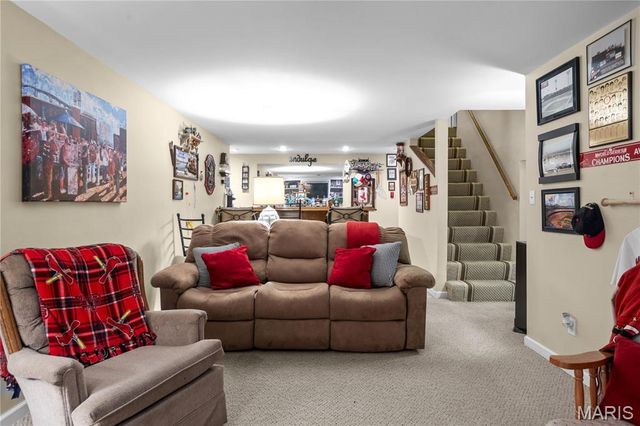5627 Wieland Drive, St Louis, MO 63128
