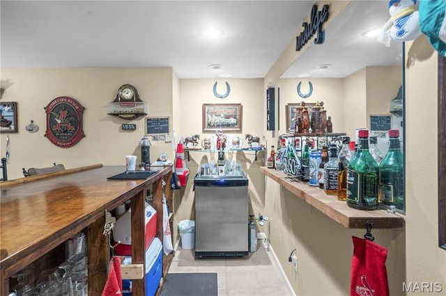 5627 Wieland Drive, St Louis, MO 63128