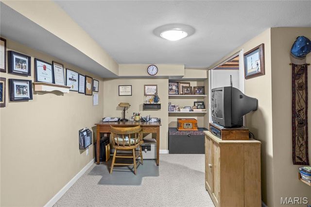 5627 Wieland Drive, St Louis, MO 63128