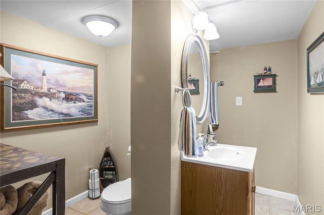 5627 Wieland Drive, St Louis, MO 63128