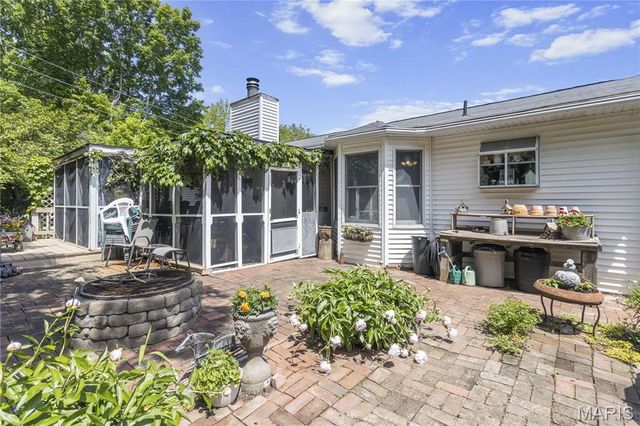 5627 Wieland Drive, St Louis, MO 63128