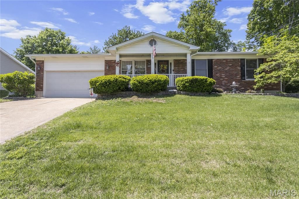 5627 Wieland Drive, St Louis, MO 63128