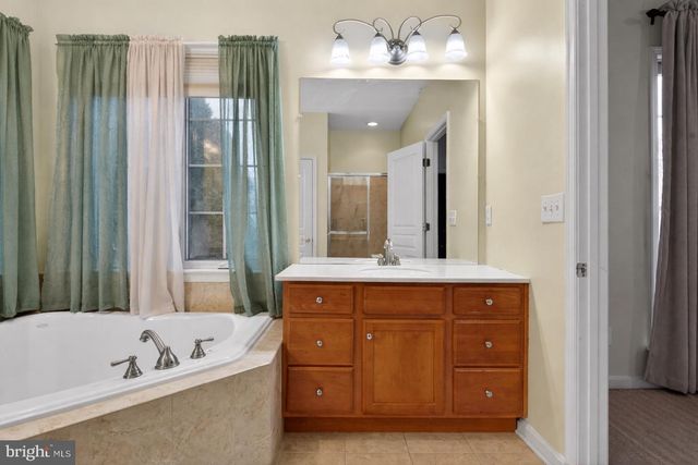 16 COMPASS ROSE WAY, Newark, DE 19702