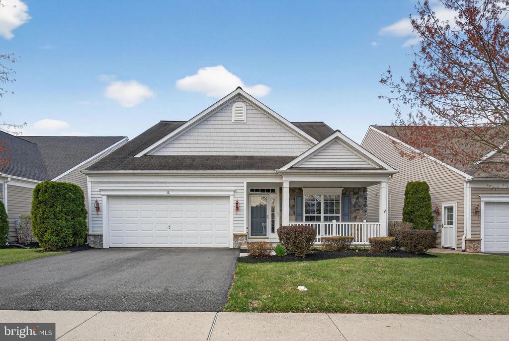 16 COMPASS ROSE WAY, Newark, DE 19702