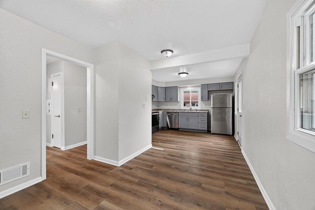 941 Ridgewood Way, Madison, WI 53713
