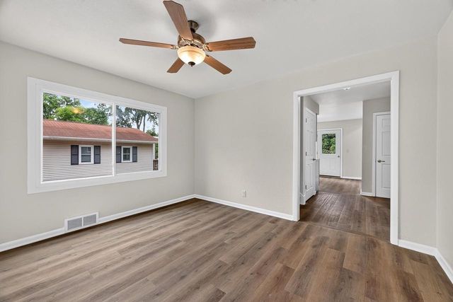 941 Ridgewood Way, Madison, WI 53713