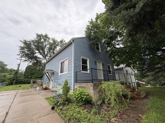 941 Ridgewood Way, Madison, WI 53713