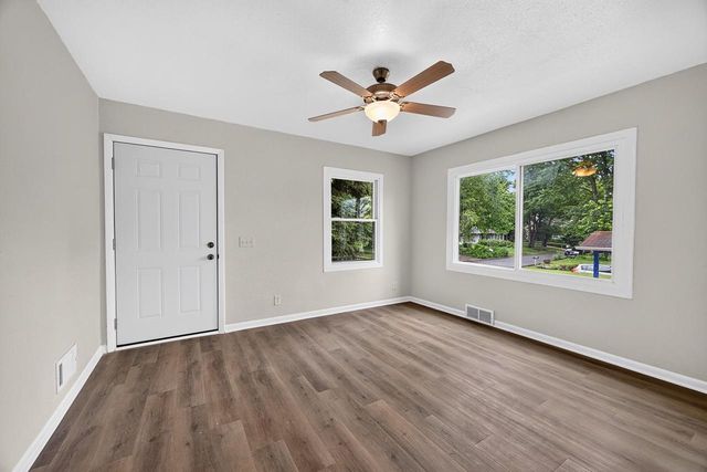 941 Ridgewood Way, Madison, WI 53713