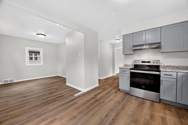 941 Ridgewood Way, Madison, WI 53713