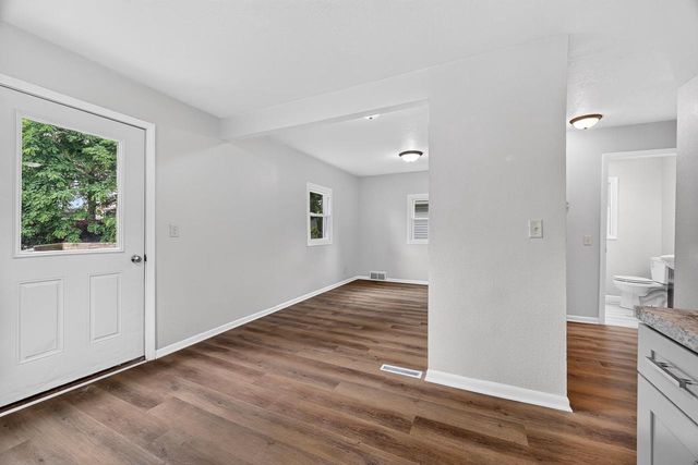 941 Ridgewood Way, Madison, WI 53713