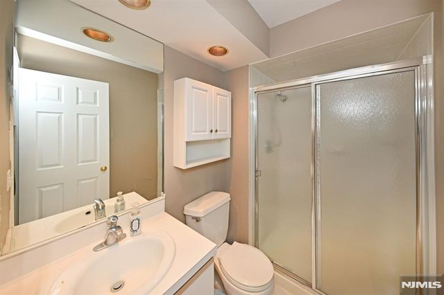 884 Somerset Court, Ramsey, NJ 07446