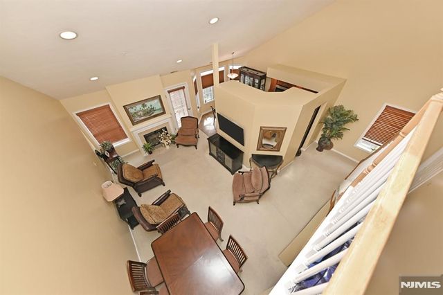 884 Somerset Court, Ramsey, NJ 07446