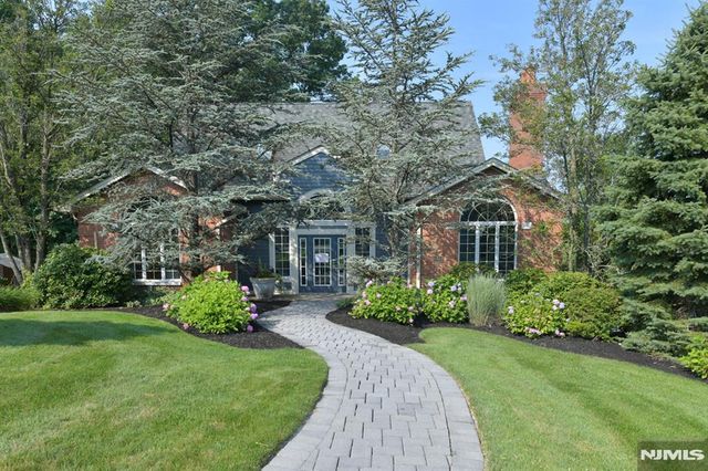 884 Somerset Court, Ramsey, NJ 07446