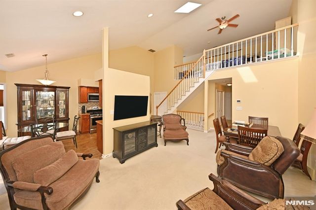 884 Somerset Court, Ramsey, NJ 07446