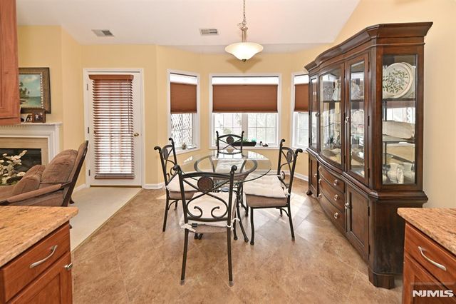 884 Somerset Court, Ramsey, NJ 07446