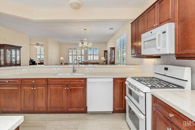 13408 Limestone Falls Drive, Bakersfield, CA 93306