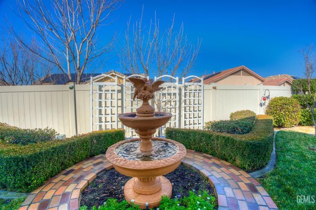 13408 Limestone Falls Drive, Bakersfield, CA 93306