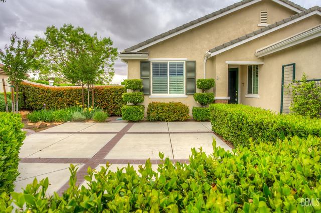 13408 Limestone Falls Drive, Bakersfield, CA 93306