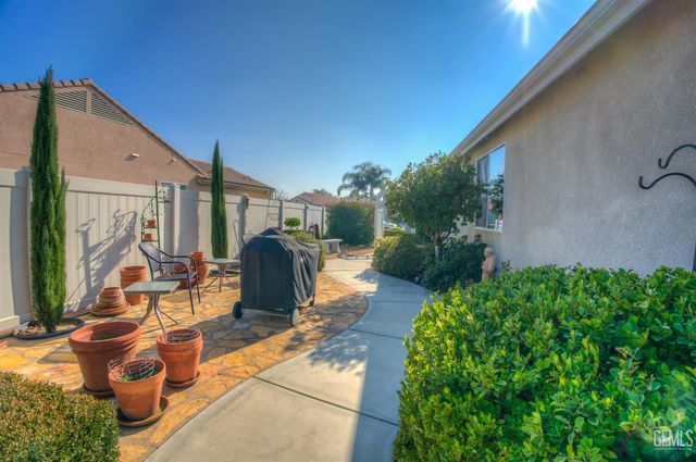 13408 Limestone Falls Drive, Bakersfield, CA 93306
