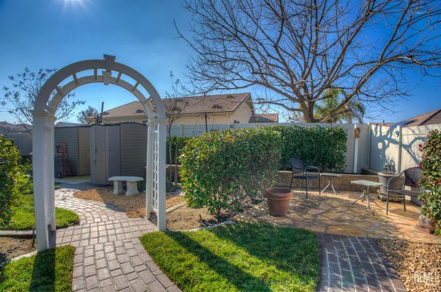 13408 Limestone Falls Drive, Bakersfield, CA 93306