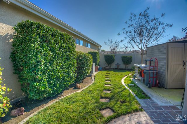 13408 Limestone Falls Drive, Bakersfield, CA 93306
