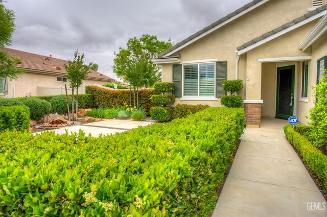 13408 Limestone Falls Drive, Bakersfield, CA 93306