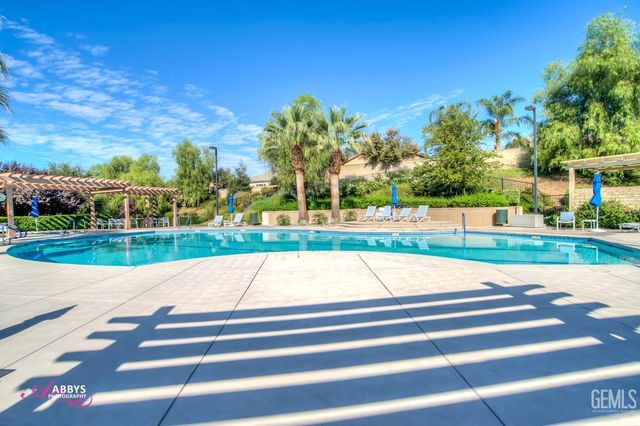 13408 Limestone Falls Drive, Bakersfield, CA 93306