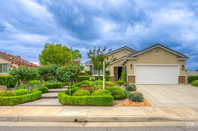 13408 Limestone Falls Drive, Bakersfield, CA 93306
