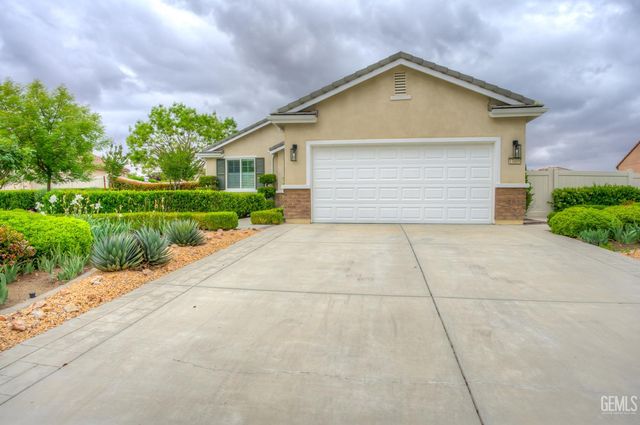 13408 Limestone Falls Drive, Bakersfield, CA 93306