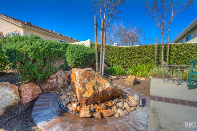 13408 Limestone Falls Drive, Bakersfield, CA 93306