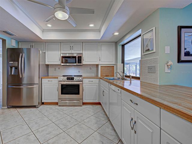1934 PEBBLE BEACH COURT, Venice, FL 34293